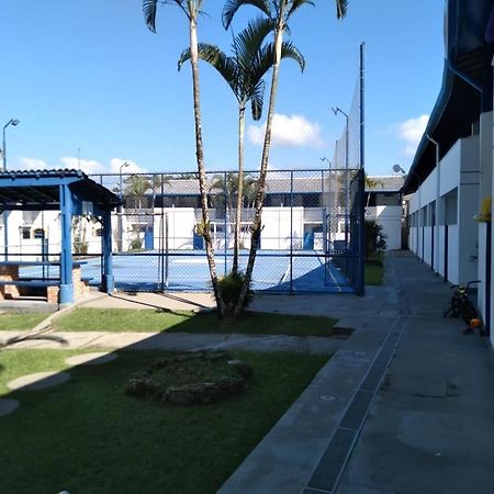 Appartamento Apartamento Praia do Lázaro  Ubatuba Esterno foto